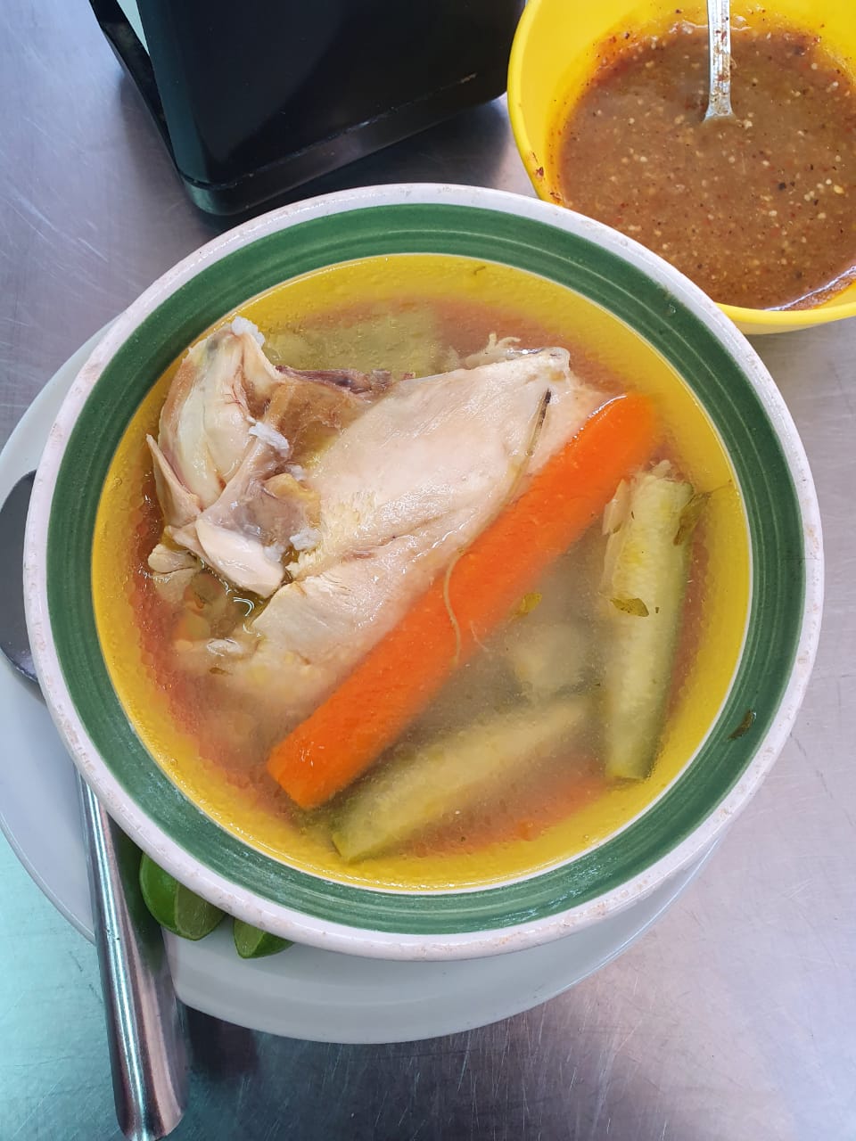 Combo Caldo de Pollo + Agua 500ml