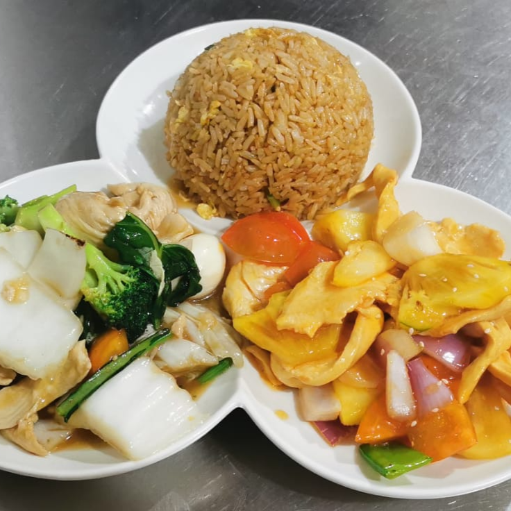Pollo con Verduras, Huevo, Pollo con Piña y Chaufa