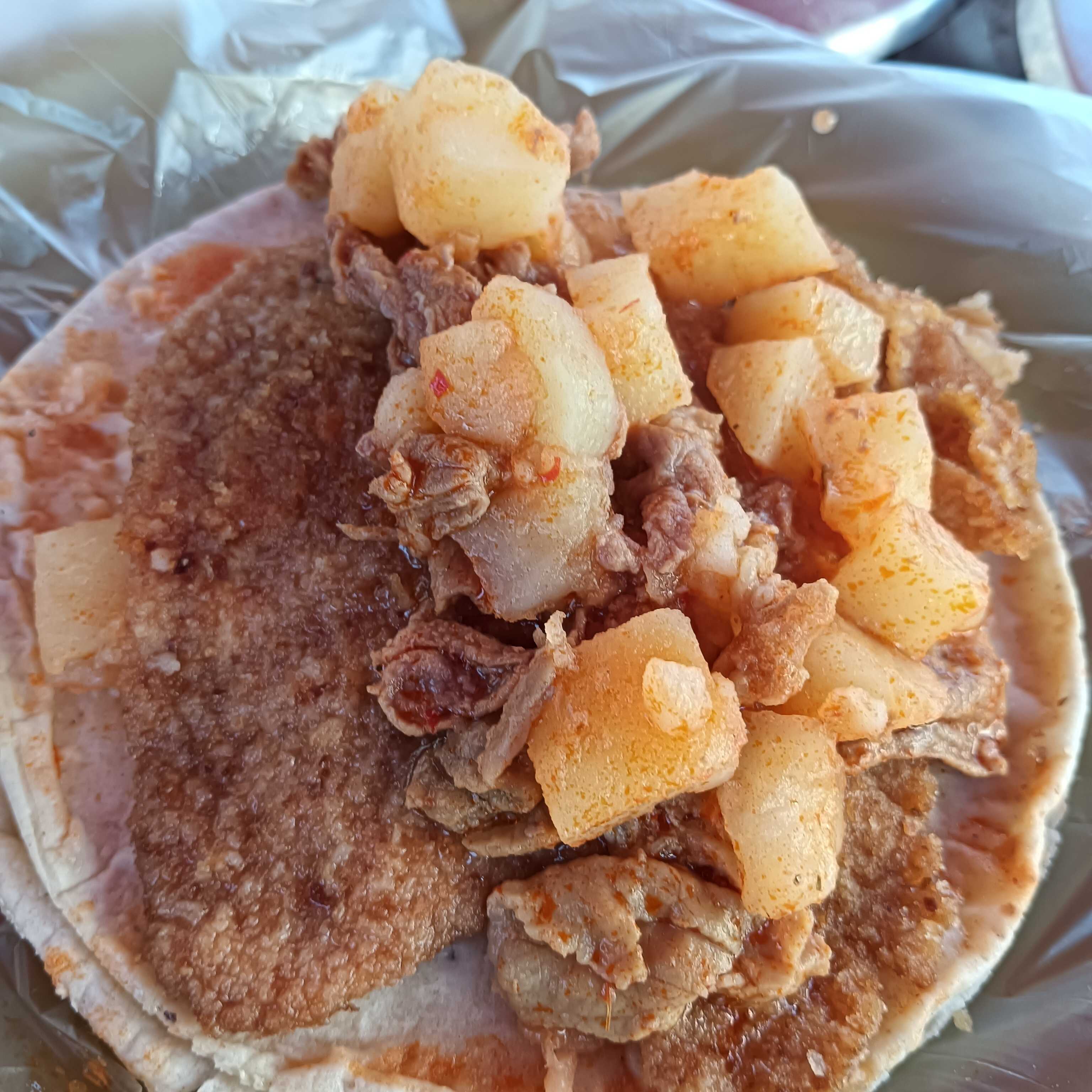 Pechuga Empanizada con Salsa de Papas