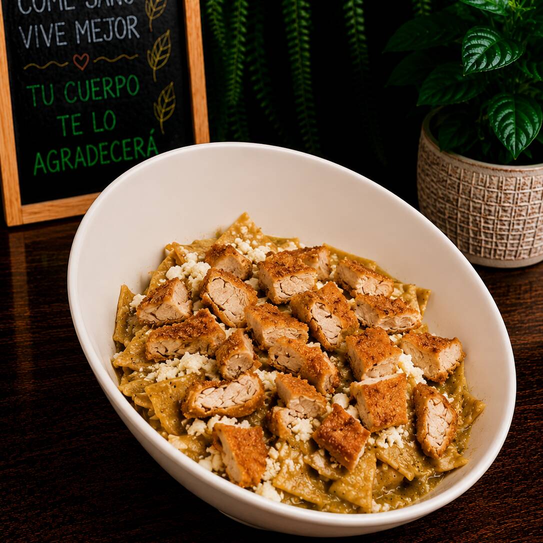 Chilaquiles con Milanesa de Pollo