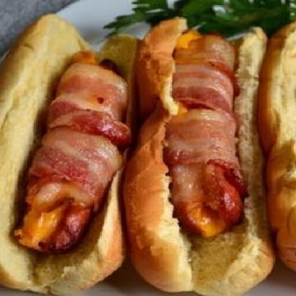 Hot Dogs Con Tocino