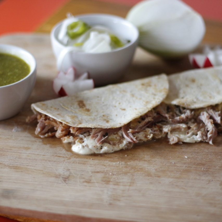 Quesadilla de Maciza con Chicharrón