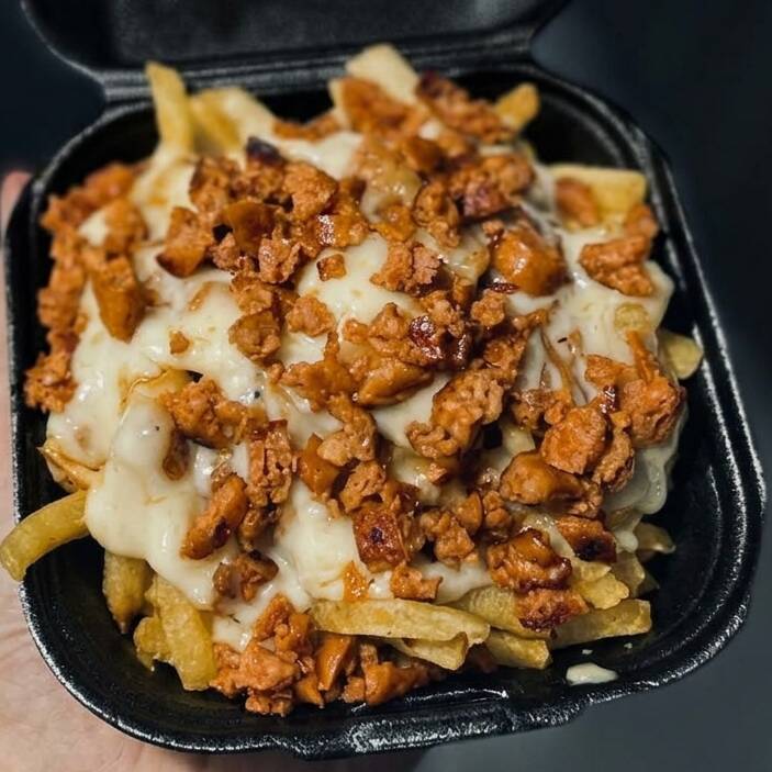 PAPAS CON CHISTORRA Y QUESO MOZZARELA.