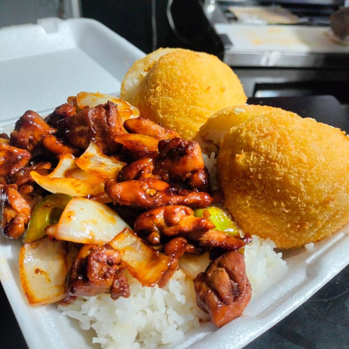 Combo Sushi Bolas + Teriyaki