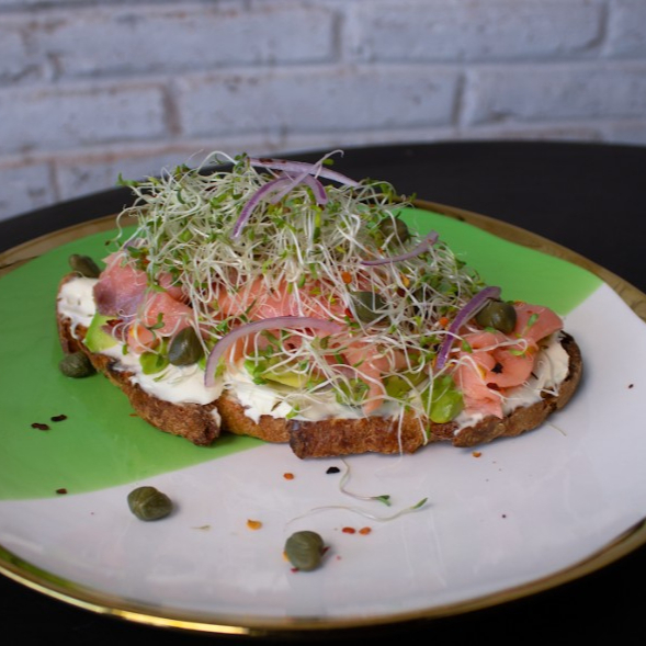 Salmón Toast