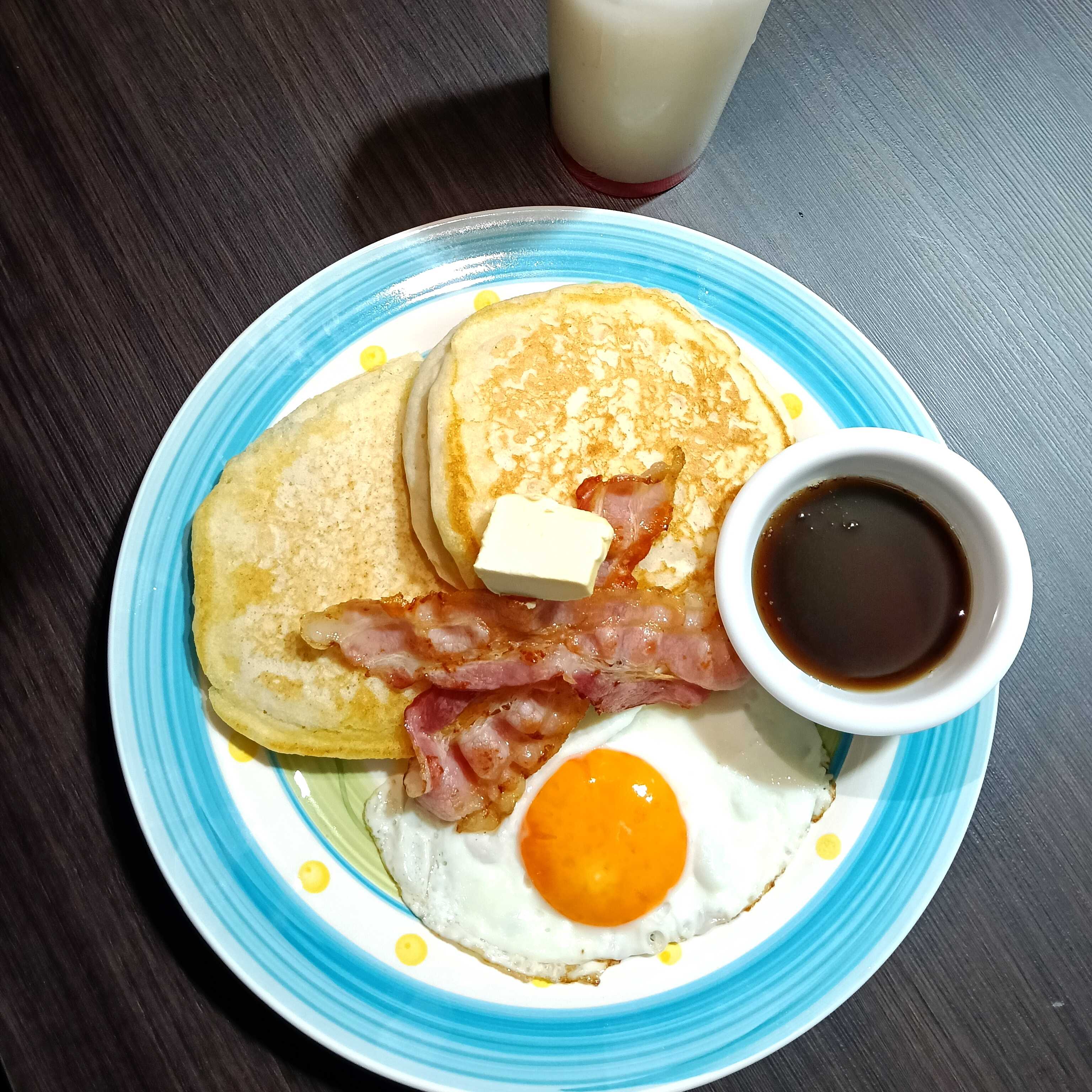 Hot Cake Salado (tocino y Huevo al Gusto)