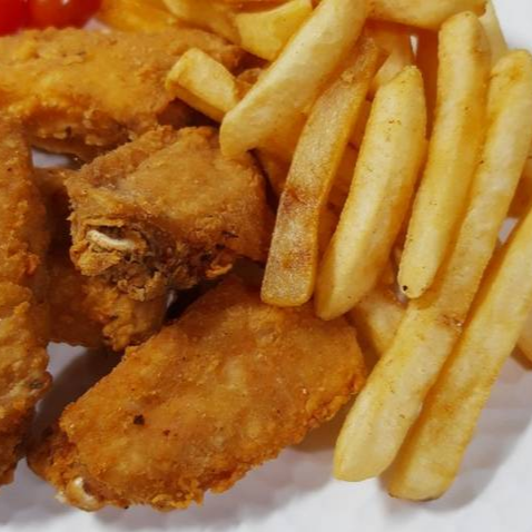 Alitas 320g con Papas a la Francesa 160g