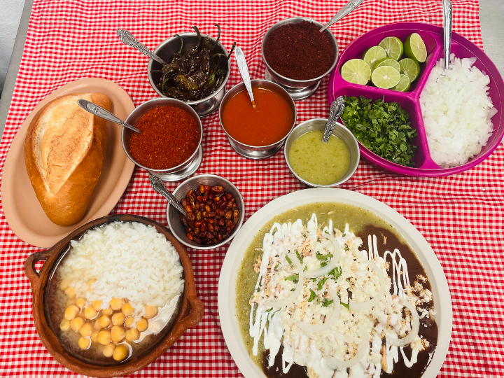 Los Calditos de gallina