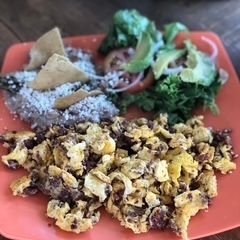 Huevos con Chorizo
