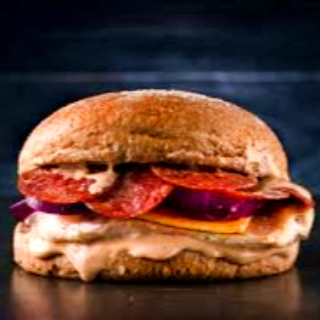 Hamburguesa con Peperoni o Tocino