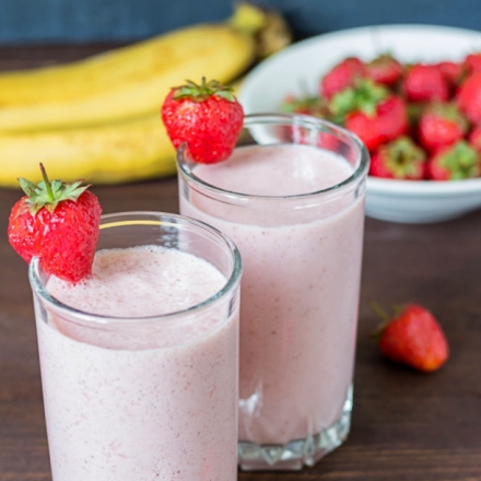 Licuado de Fresa con Plátano 16 Oz.