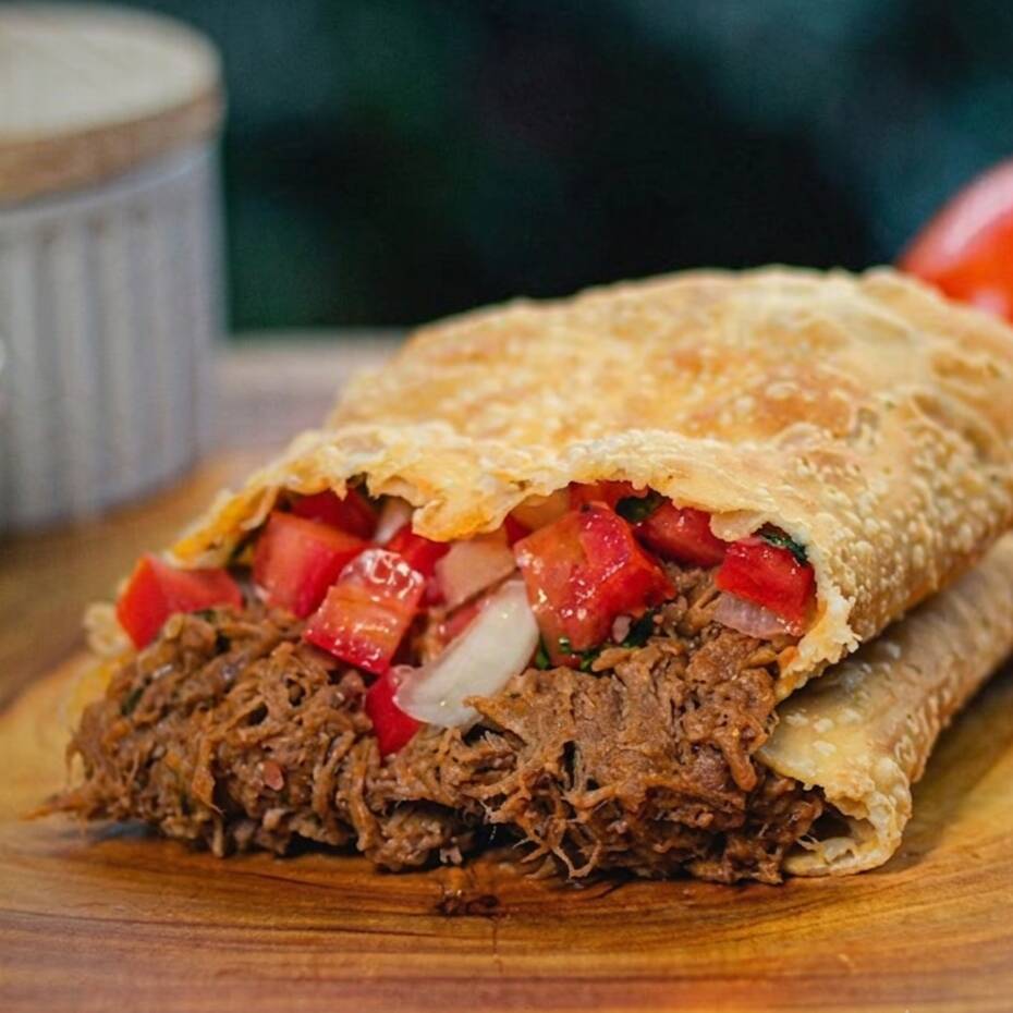 Carne moída da casa, tomate, cebola e pimenta calabresa.