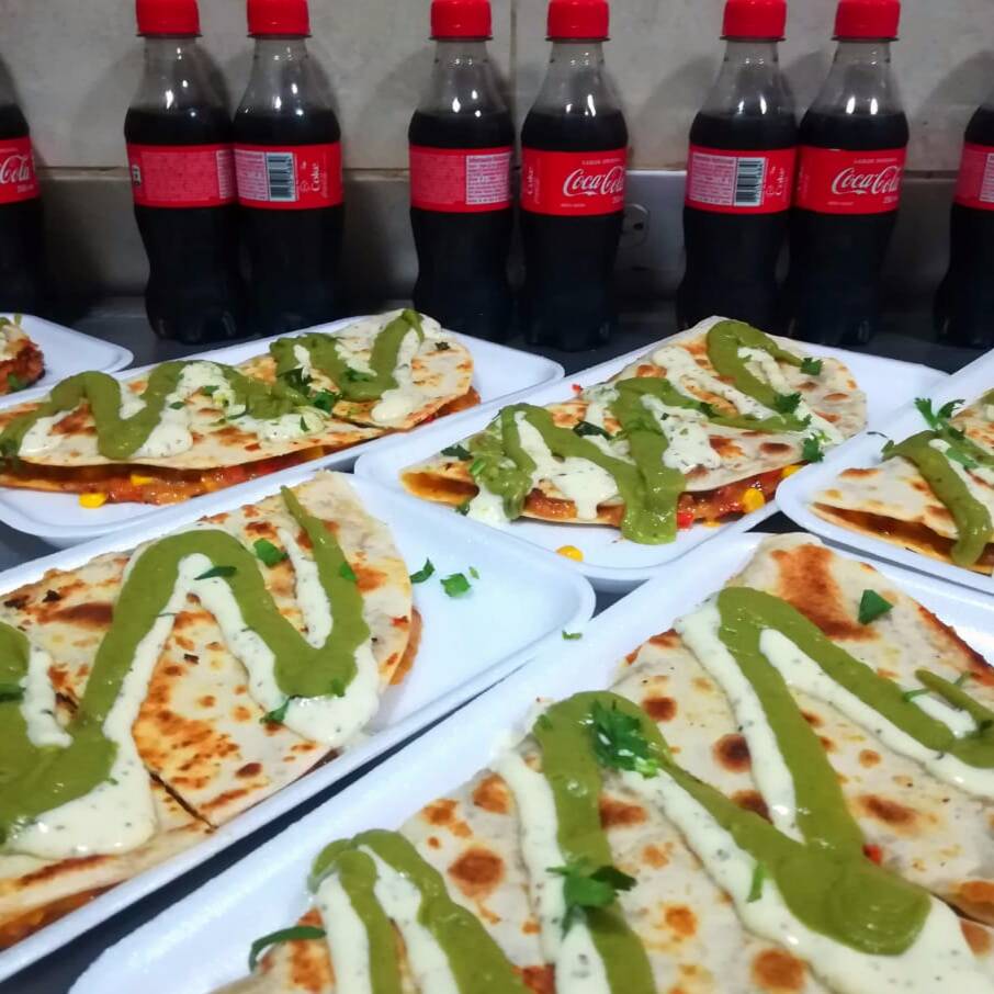 2x1 Quesadillas Mixtas + 2 COCA-COLA Mini