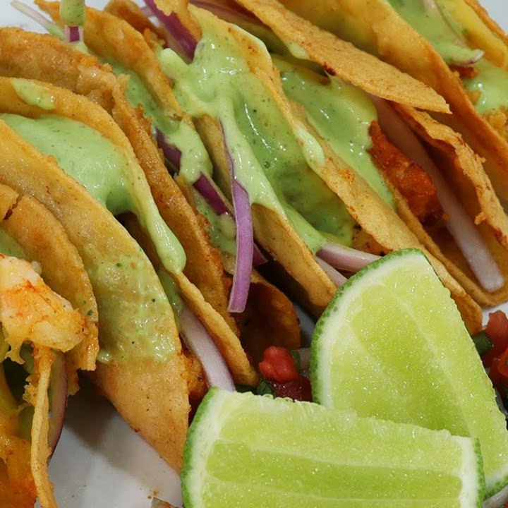 QUESADILA DE POLLO Y QUESO OAXACA 4 PZAS