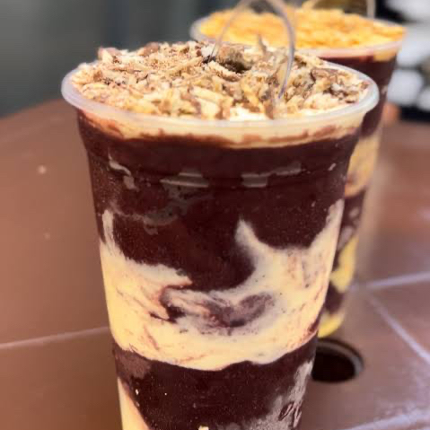 2 açaí + creme de ninho + 3 complementos grátis