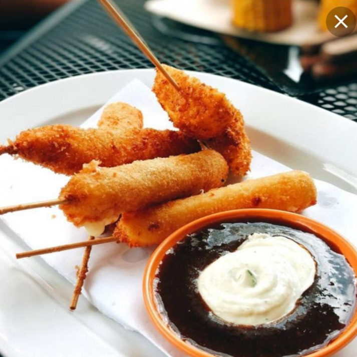 Kushiages de camarón y Philadelphia