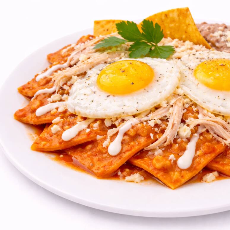 Chilaquiles Rojos con Huevo