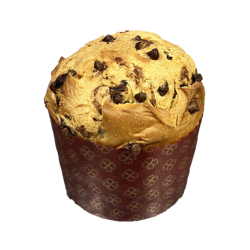 Feito de forma caseira e com todo carinho, nossa massa fofinha e macia vem recheada com generosas gotas de chocolate, que derretem na boca a cada fatia. Uma delícia irresistível para deixar seu Natal ainda mais especial! 🎄