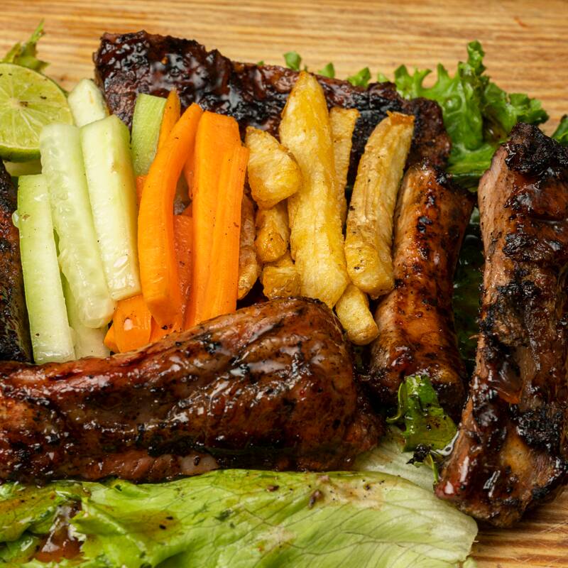 Costilla con Papas y Verduras
