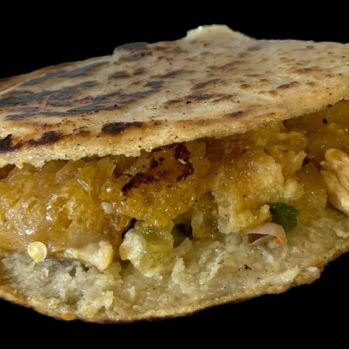 Gordita de Chicharrón Pella