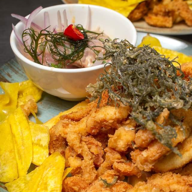 Dúo: Leche de Tigre más Chicharrón de Pota