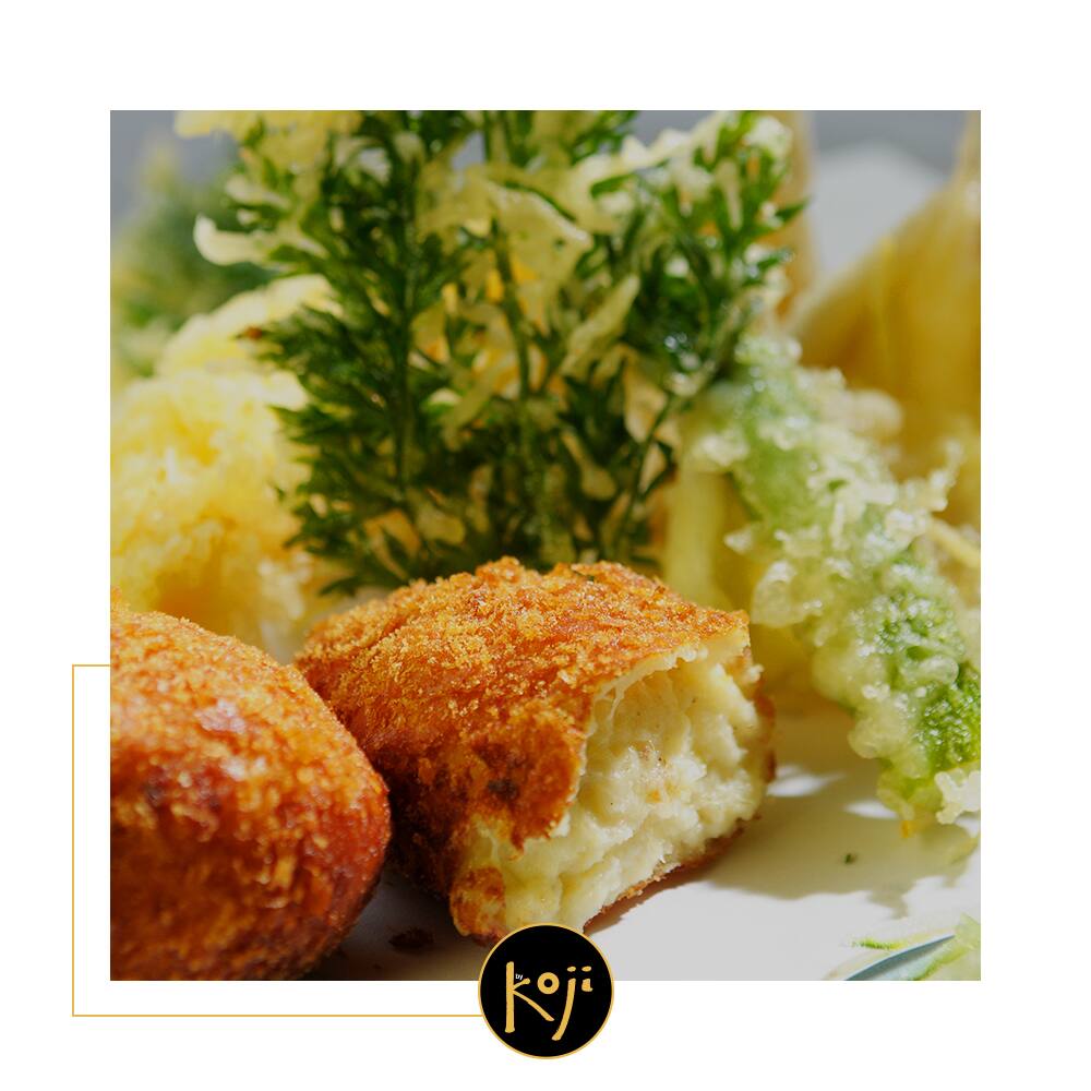 Bolinho cremoso de siri empanado e frito (2 unidades) - *Acompanha molho tonkatsu*