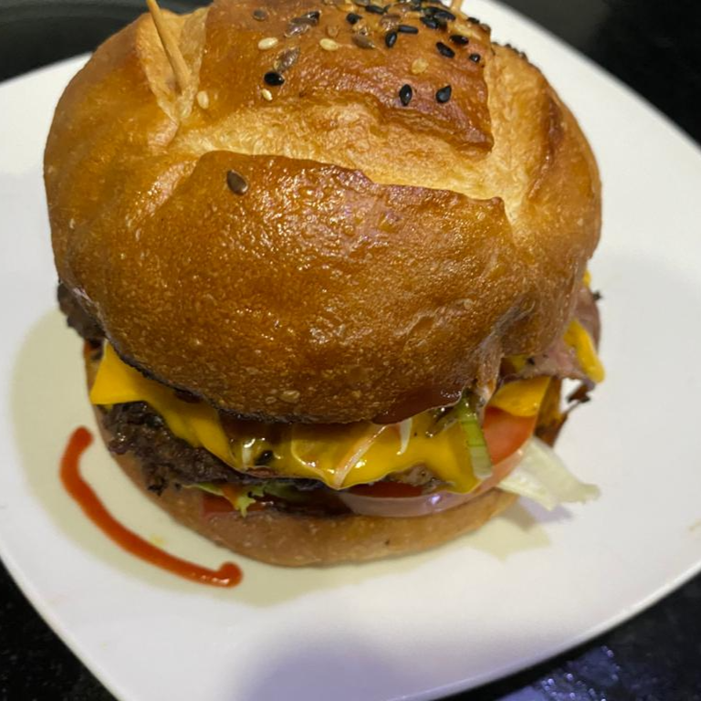 Hamburguesa Charles Especial con Coca Cola Gratis