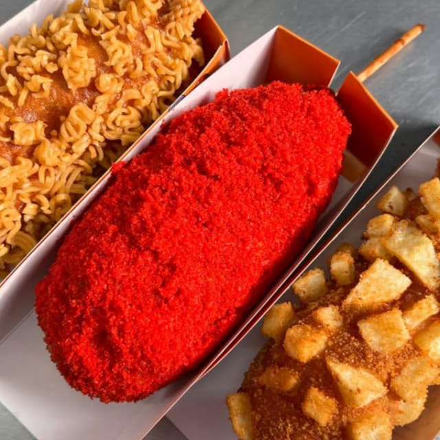 BANDERILLA DE SALCHICHA DE RES Y QUESO (RAMEN)