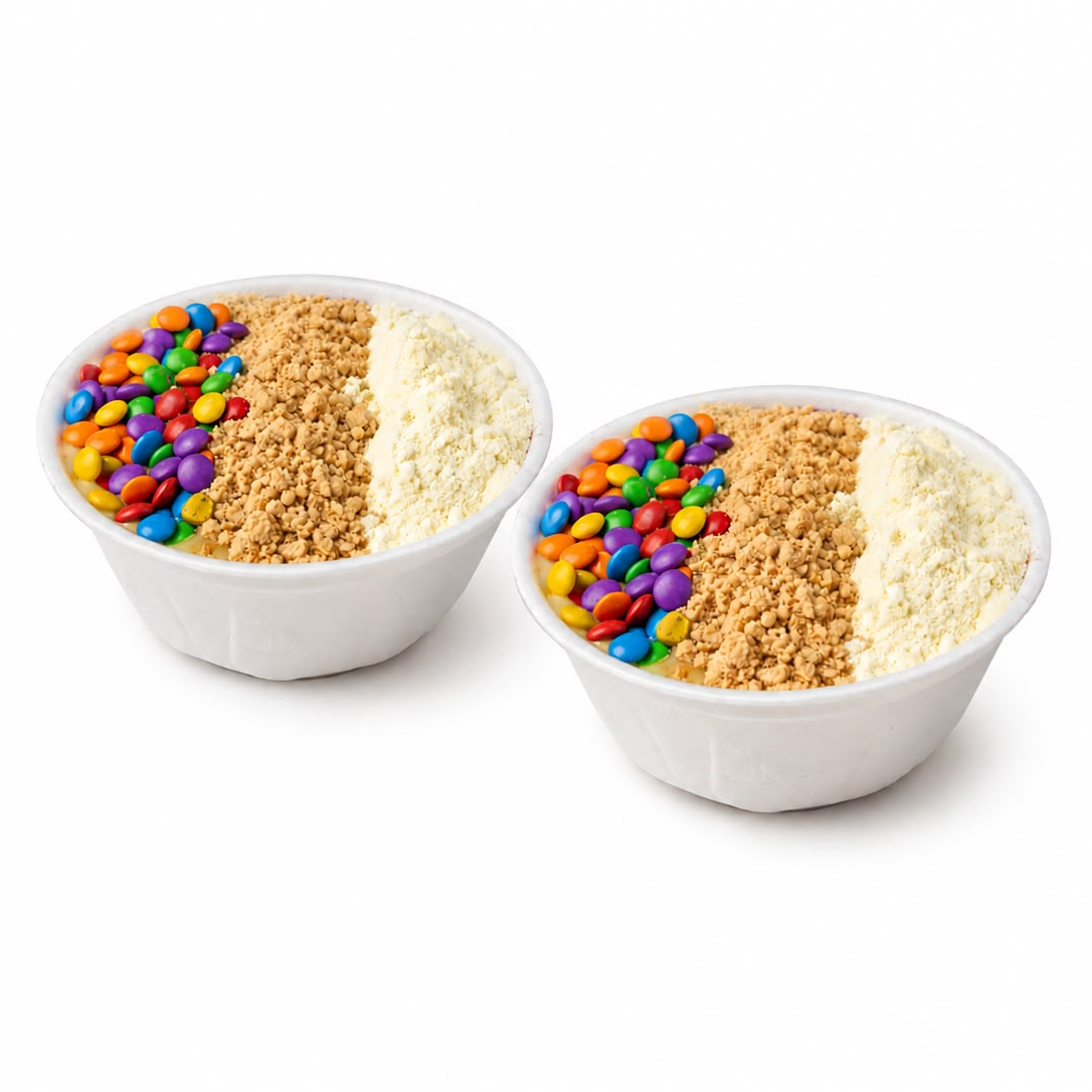 Combo 2 Patos – O favorito da galera! Aproveite 2 Patos de 500ml com 8 adicionais inclusos (4 para cada açaí), todos à escolha do cliente, para montar do seu jeito! Você escolhe seus complementos favoritos. 2 açaís de 500ml 8 adicionais inclusos (4 por açaí) Complementos à escolha do cliente Perfeito para compartilhar ou para quem não abre mão de um açaí bem recheado!Açaí do Pato – Mais quantidade, mais sabor e muito mais felicidade em cada colherada!