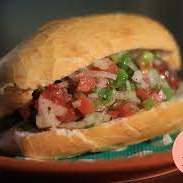 PÃO FRANCÊS, FILÉ DE FRANGO, QUEIJO E VINAGRETE