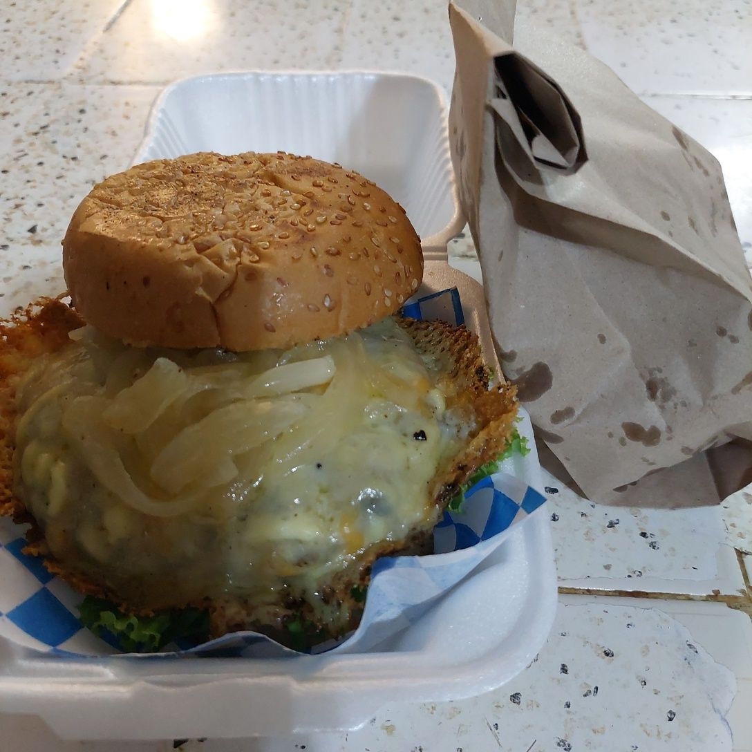 Combo - Hamburguesa Crusty Chesse + Papas ¡GRATIS!