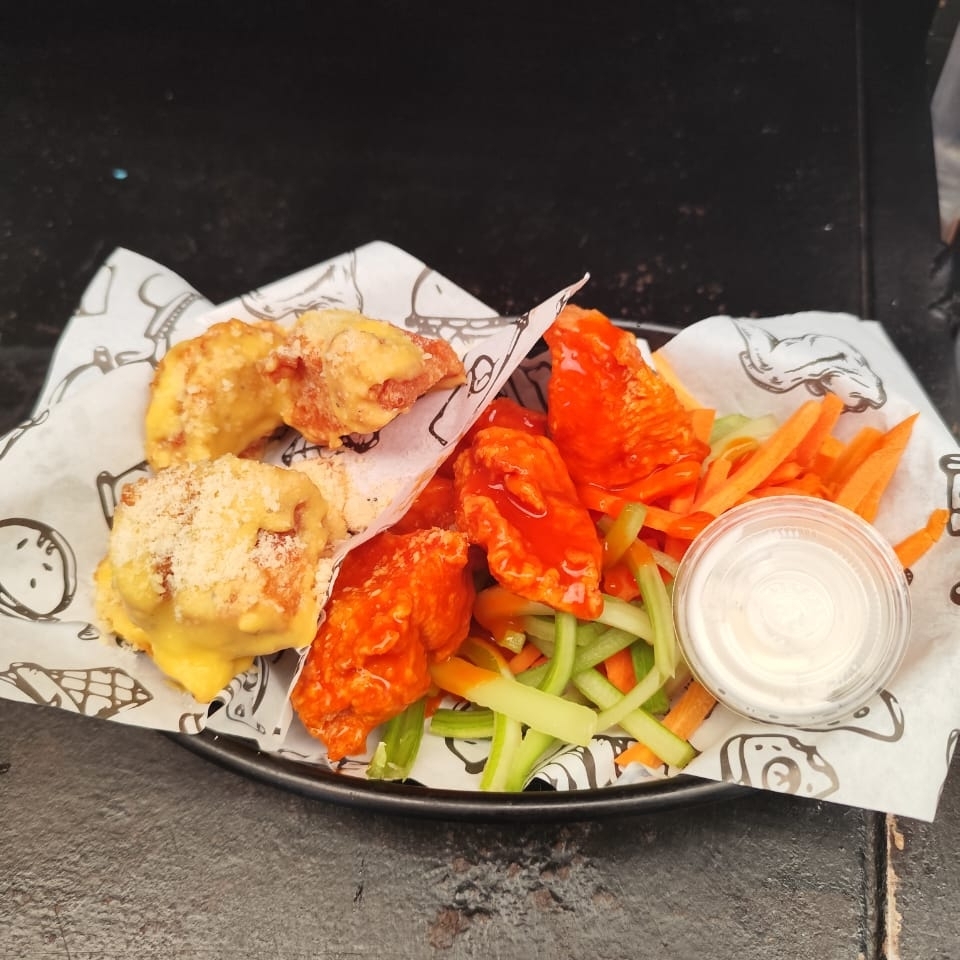 Paquete 10 Boneless y Papas