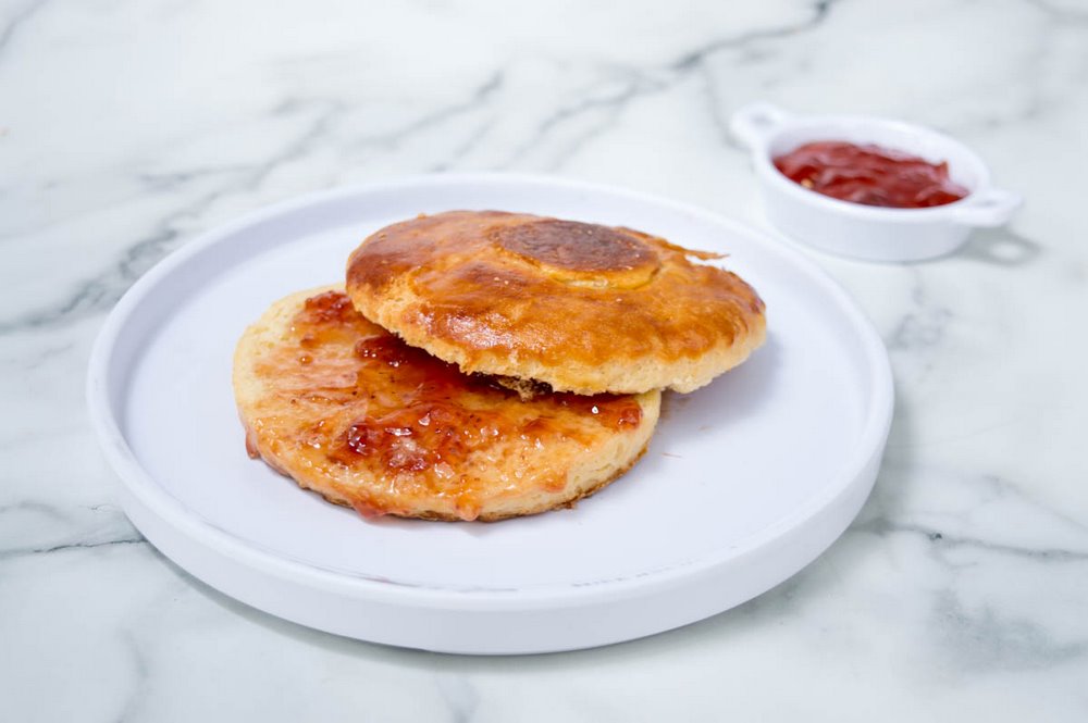 Bisquet con mermelada