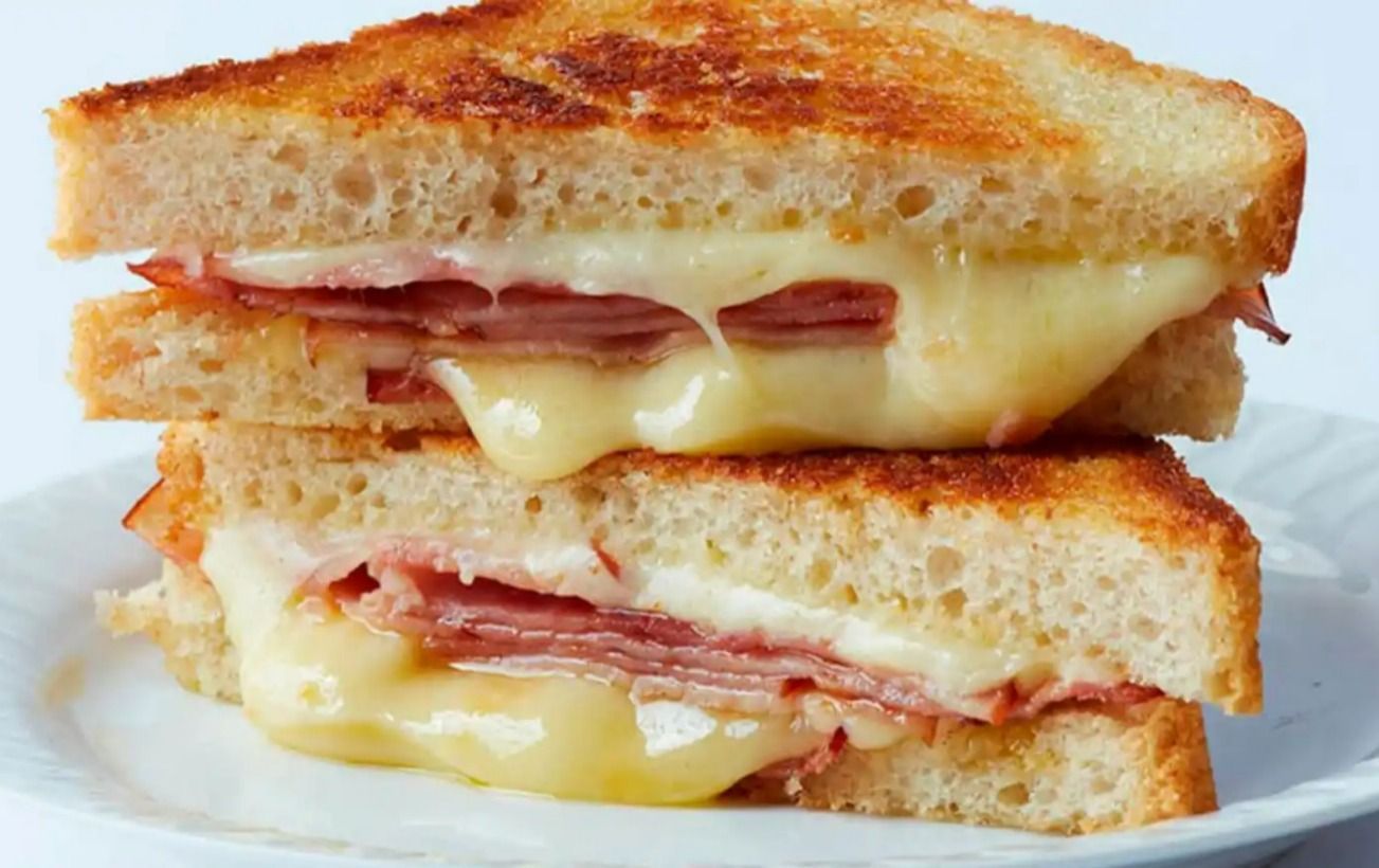 Sandwich de Jamon con Quesillo