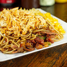 Marmita Extra GG : Macarrão Espaguete, Bacon, Frango, Shoyo .Acompanha também Omelete de Presunto, queijo, cheddar e catupiry