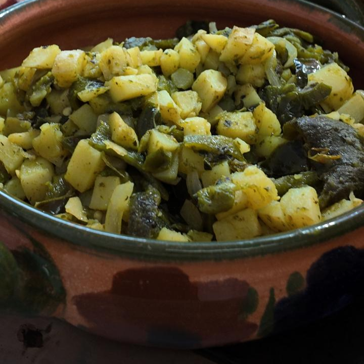 Taco de Papas con Rajas.