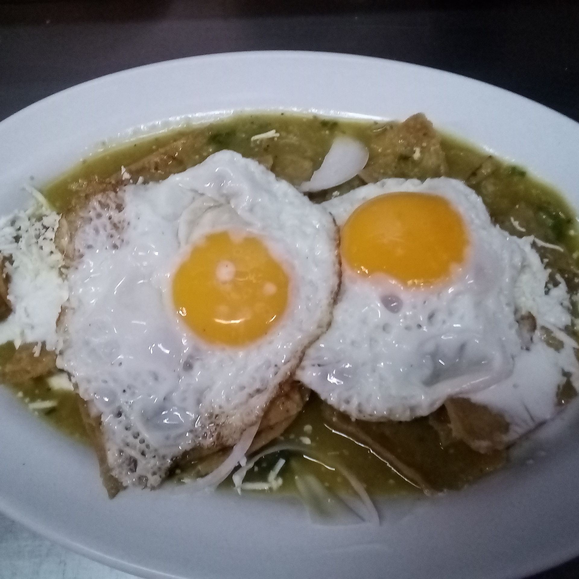 Chilaquiles con 2 Huevos