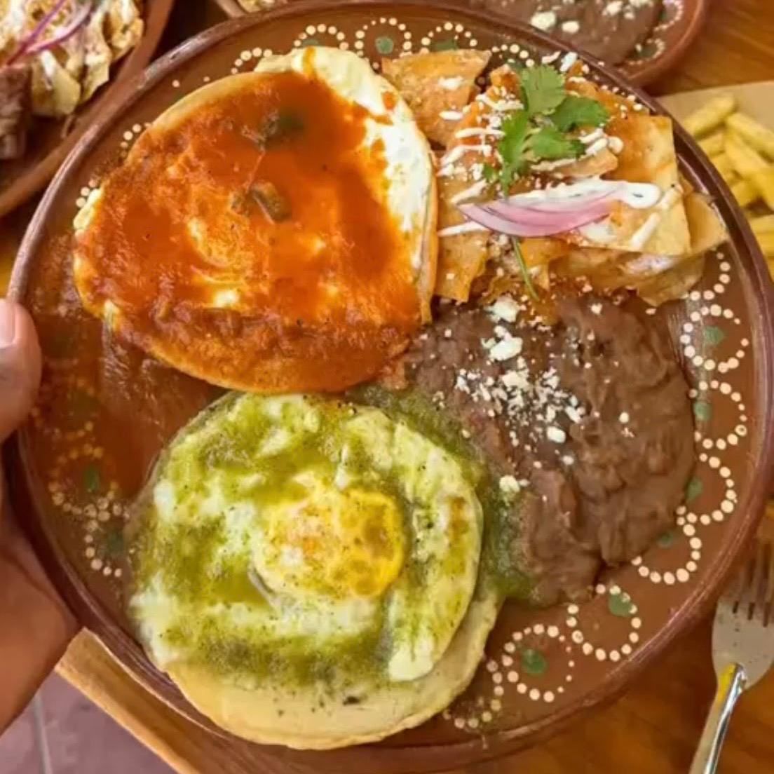 Huevos Divorciados