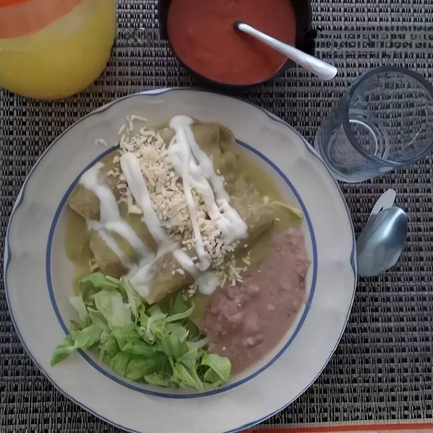 Enchiladas Verdes con Pollo