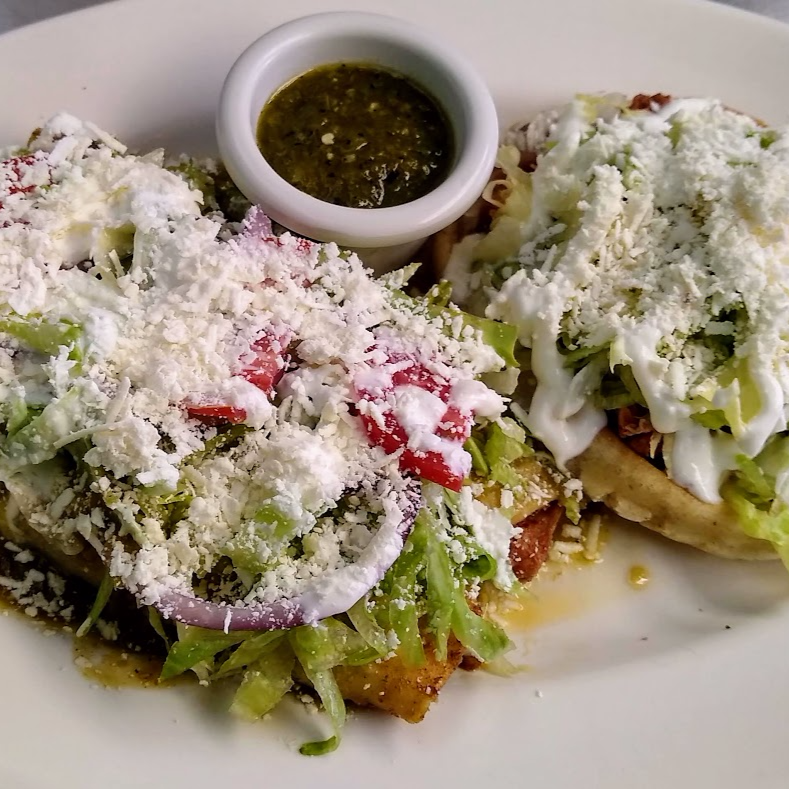Combinacion Antojitos Combo (Pollo)#1