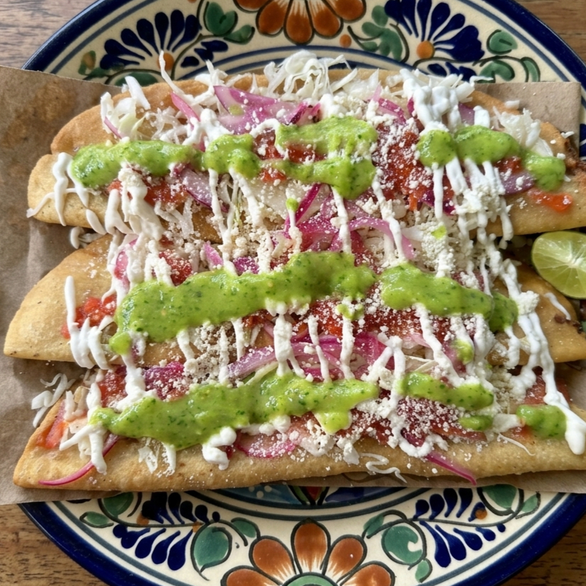 Trío de 3 Mega Empanadas 20cm