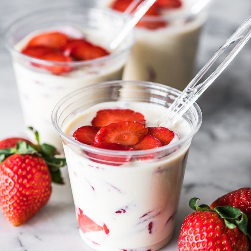 Fresas con Crema (toppin Nuez)