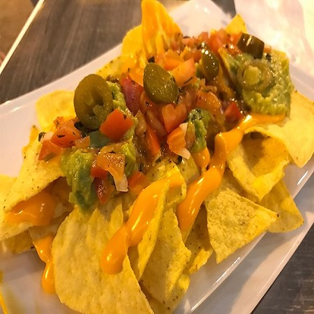 2 Nachos Mixtos Deliciosos + Pepsi 2.5 Lts