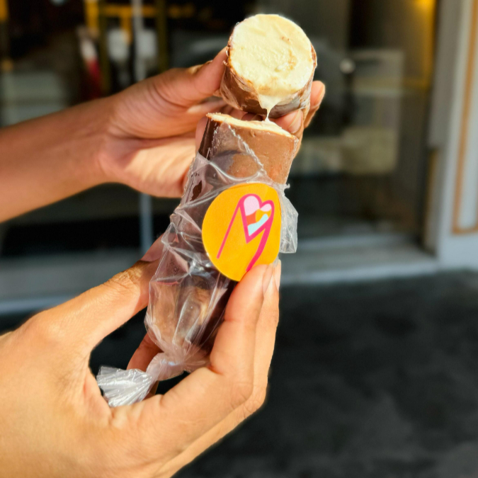 Sacolé gourmet SUUUUPER HIPER MEGA cremoso de ninho e por nutella pura.