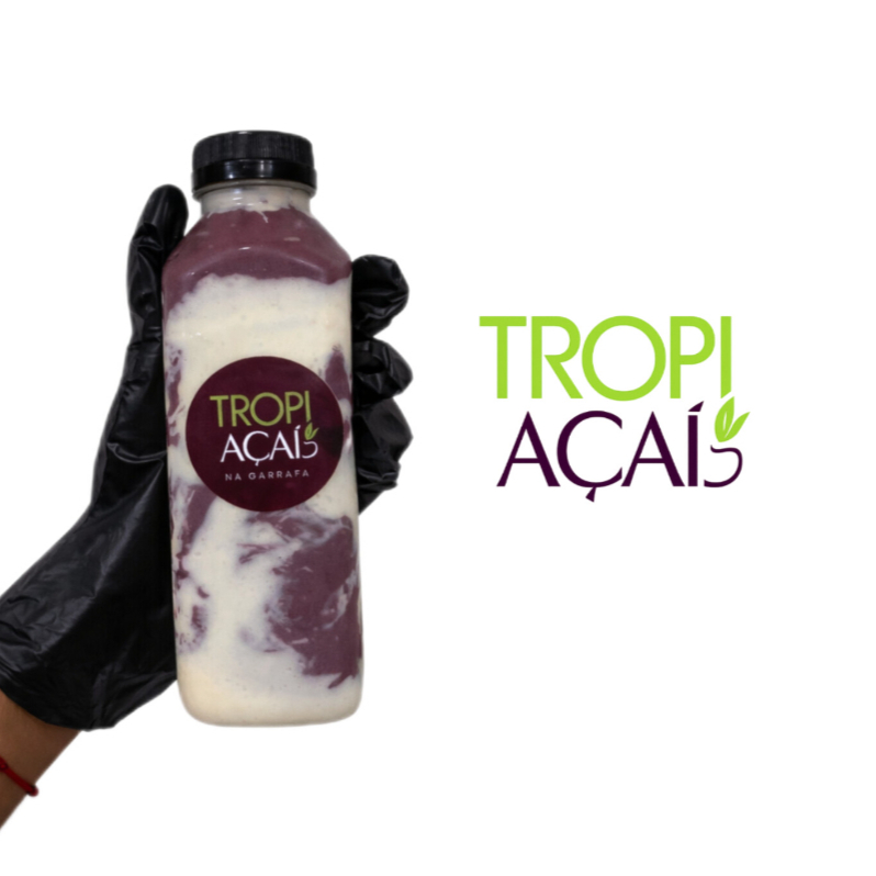 Açaí super cremoso com uma camada generosa de creme de leitinho, trazendo aquele sabor suave, docinho e diferente. Uma delícia!