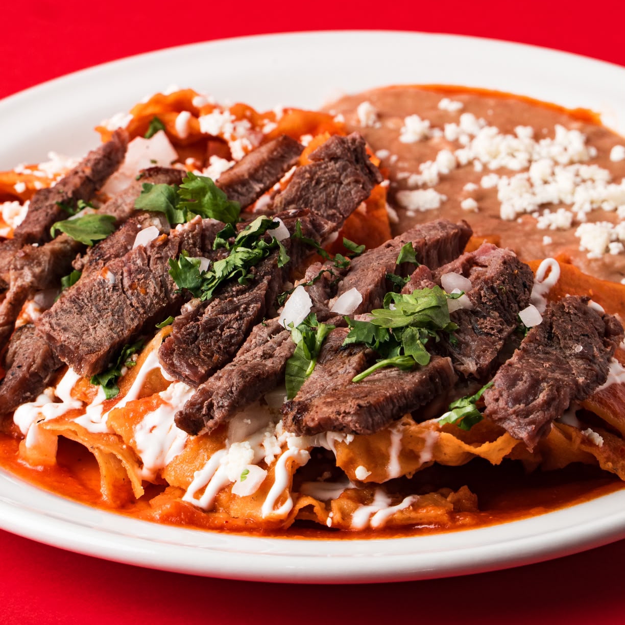 Chilaquiles Rojos con Asada