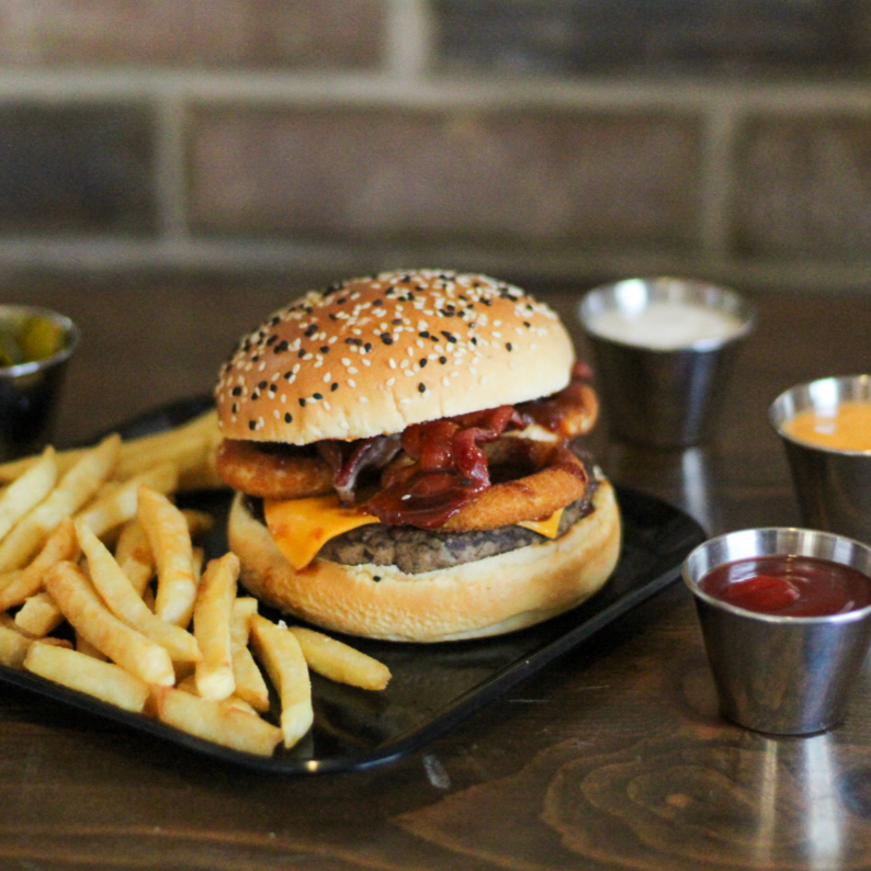 Hamburguesa Western con Papas