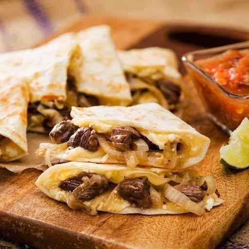 QUESADILLA DE HARINA CON TRIPA