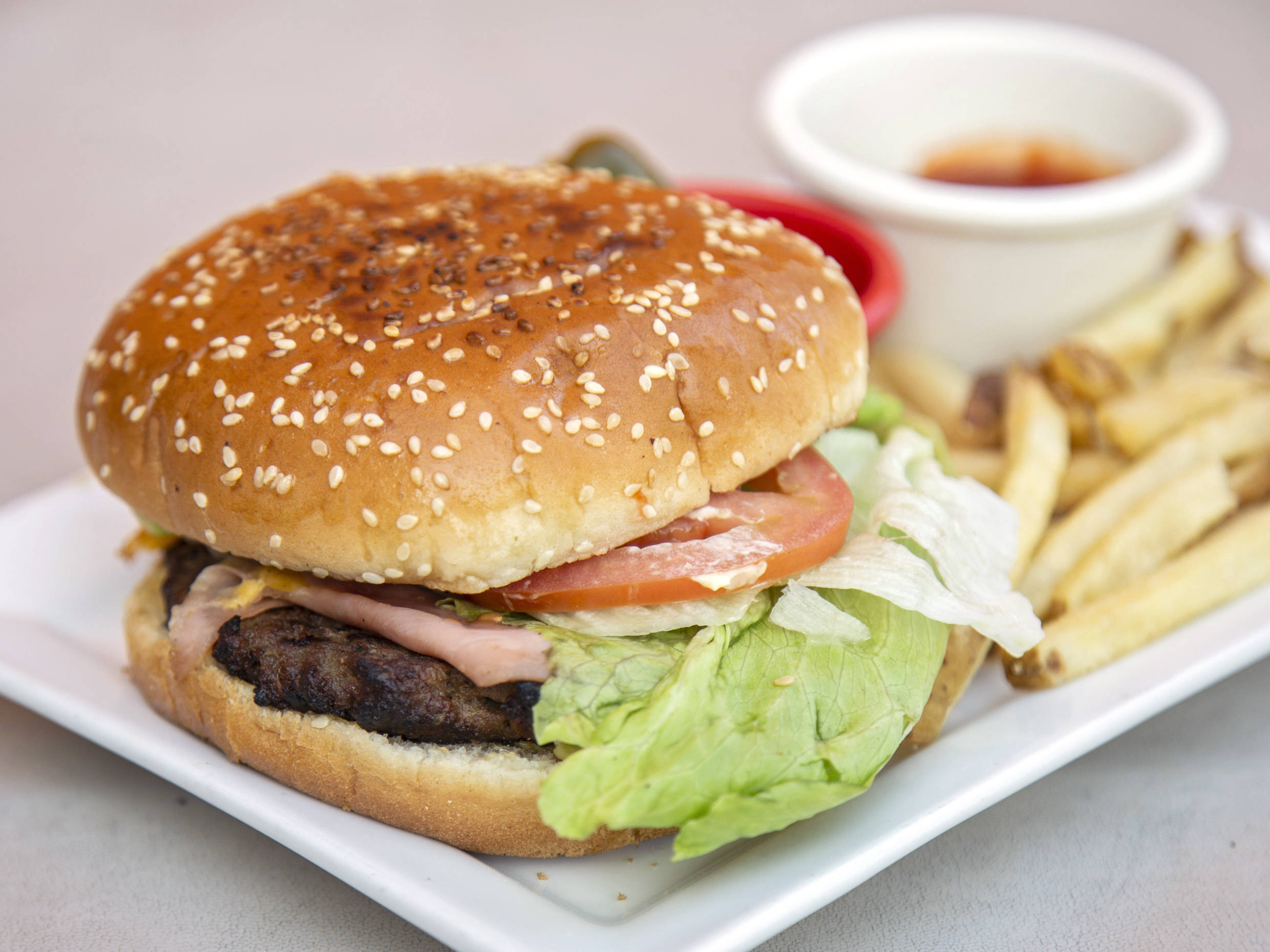 Hamburguesa De Res A La Parrilla