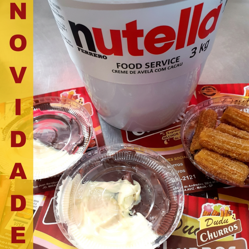 13 pálidos de churros de 12 cm cada + uma bolha de recheio metade ( Ninho) metade (Nutella)